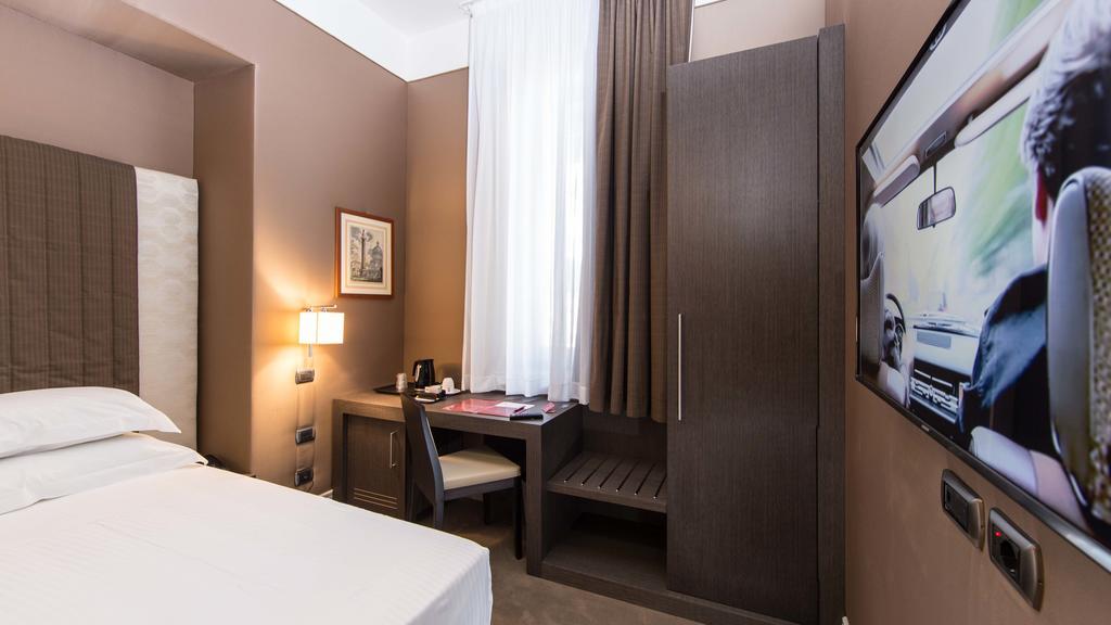 Monti Palace Hotel Roma Esterno foto