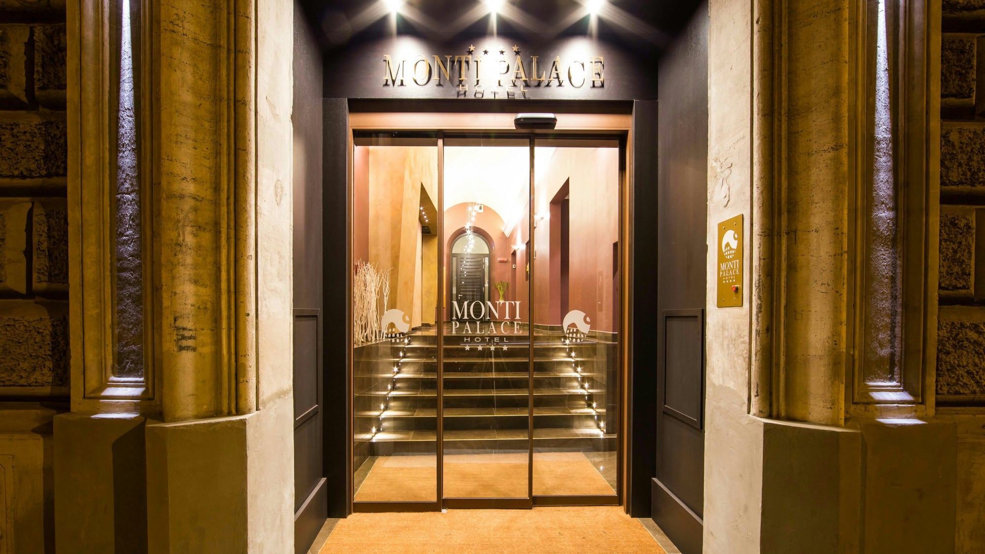 Monti Palace Hotel Roma Esterno foto